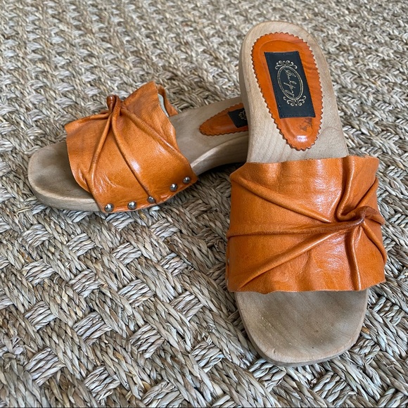(Sold) SALPY Handmade Leather Wood Sandal Slide Anna in Burnt Orange with Studs - Picture 5 of 12